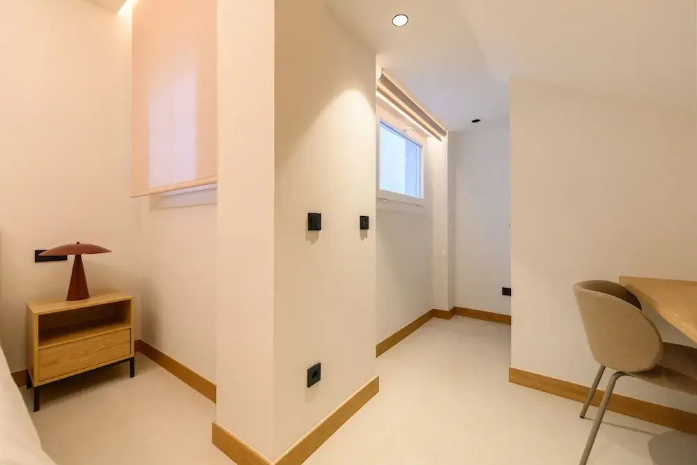 M Scr7b2 Amplio Piso Exterior de un Dormitorio e