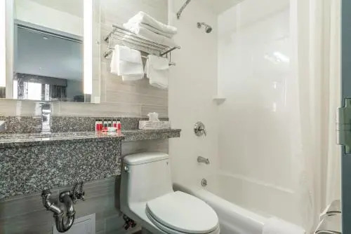 LeTap Hotel near AirTrain JFK Airport