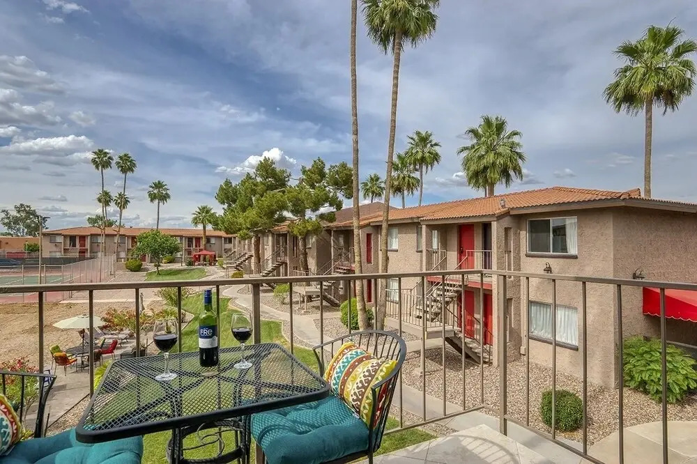 225 Fully Furnished with WiFi by RedAwning