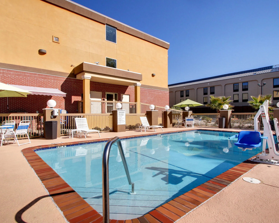 Comfort Suites Biloxi/Ocean Springs