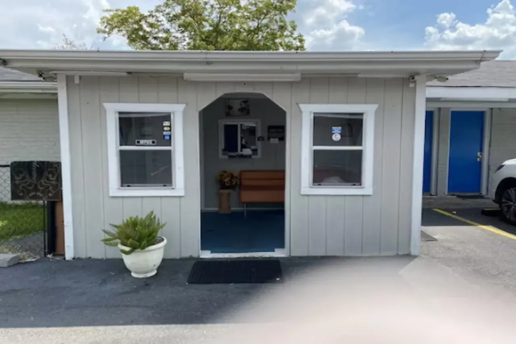 Motel 19 By Capital O Baytown I-10
