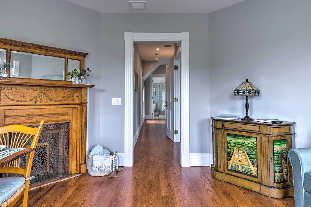 Charming Greenport Gem 1, 1 Mile to Ferry!