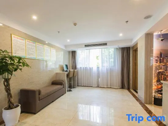 Zhuao Boutique Hotel (Chongqing Jinkai Avenue Yuanyang Light Rail Station Branch)