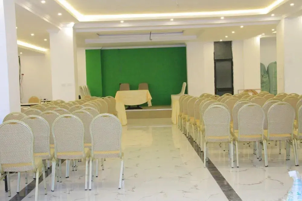 Nahusenay hotel