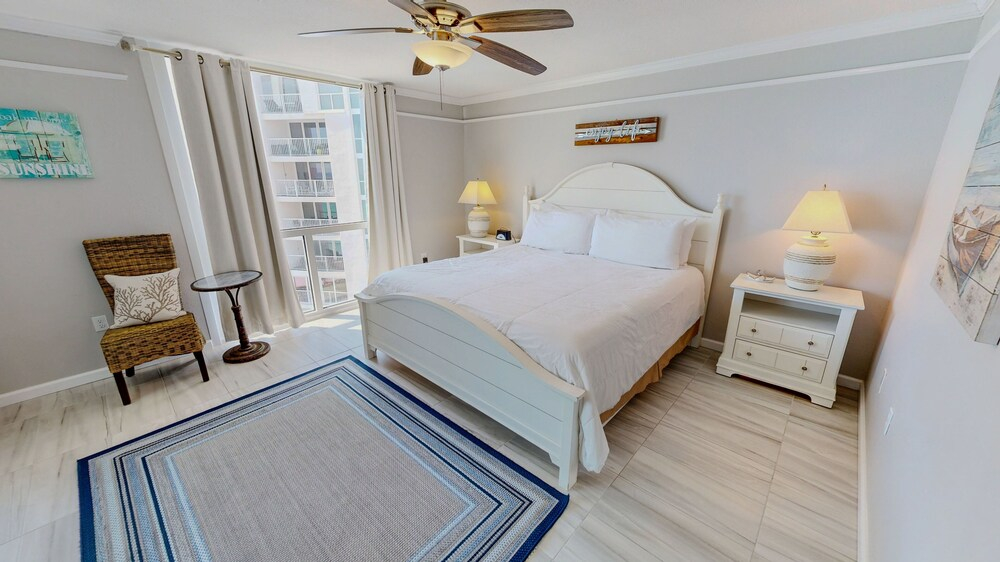 Shoreline Towers 1105 2 Bedroom Condo