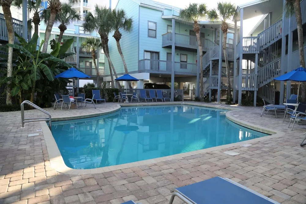 Ocean Reef 802 3 Bedroom Townhouse by RedAwning