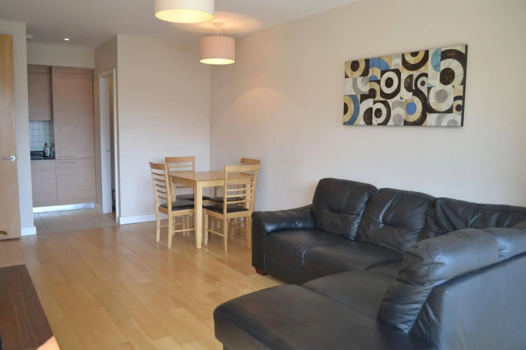 Hanover Dock Apartment