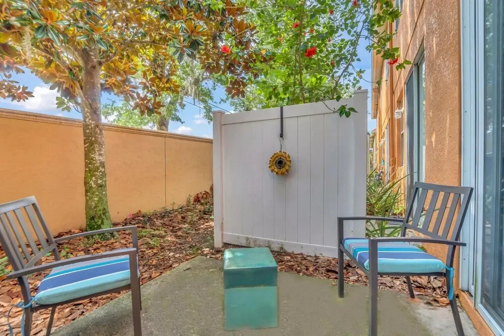 Gorgeous 3 bed Room Townhome Minutes to all the Attractions