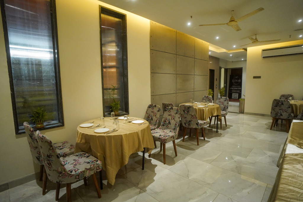 Hotel Lunar Stays