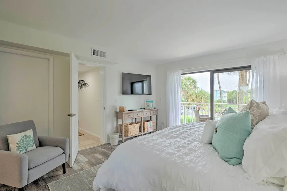 Stuart Condo at Beachfront Resort w/ Ocean Views
