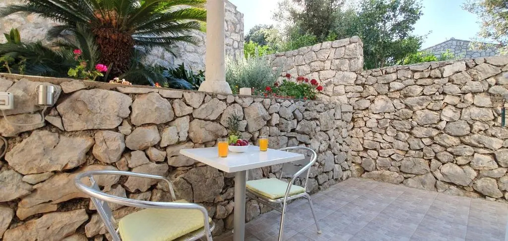 Two Palms Villa
