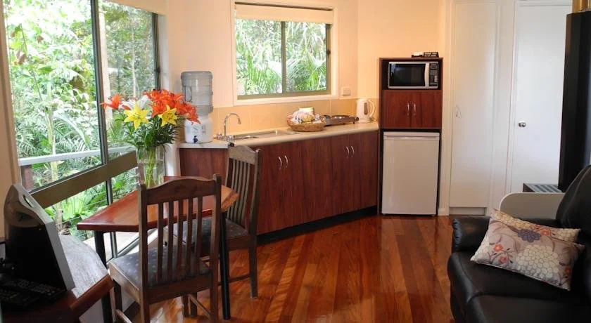 Lovestone Cottages Montville
