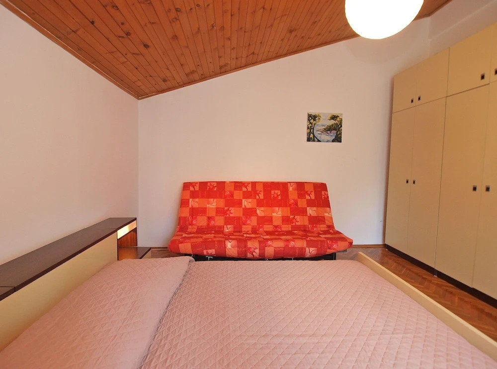 House 385