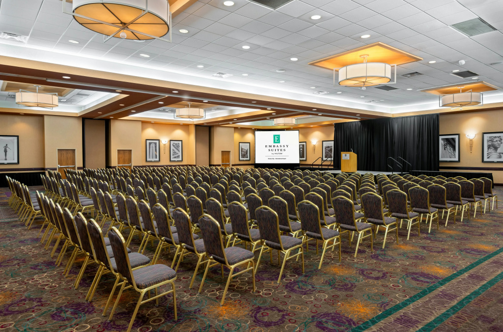 Embassy Suites by Hilton Kansas City International Airport