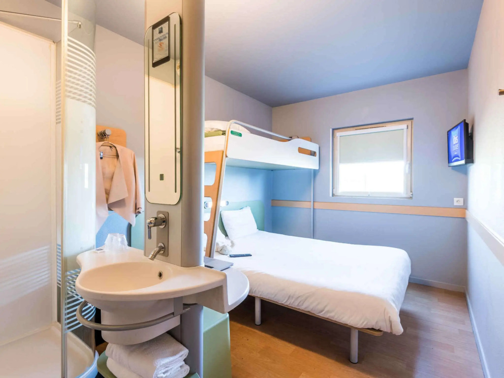 ibis budget Amberieu en Bugey/Chateau Gaillard A42