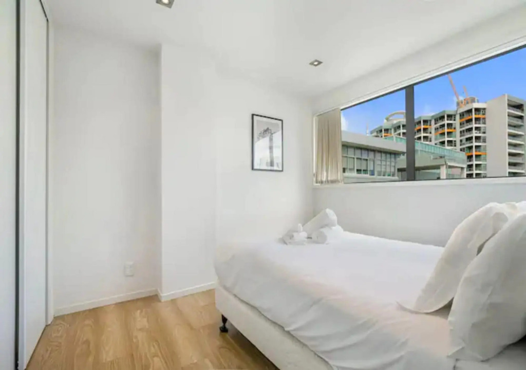 Central two-bedroom apartment close to Spark Arena