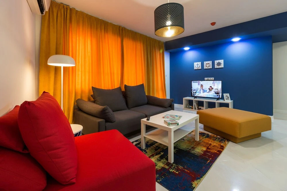FM Luxury 1-BDR Apartment - C-O-L-O-R-S