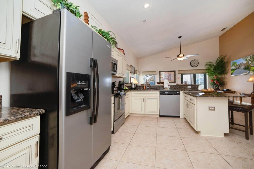 Lovely Lake Front Pool Home With CDC Cleaning Standards, Game Room #5hl252