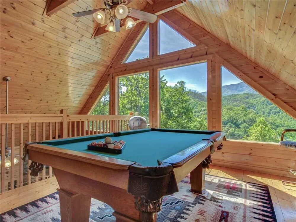 Triple Mountain View - Three Bedroom Cabin