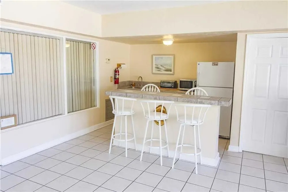 Island House E 225 - Two Bedroom Condo