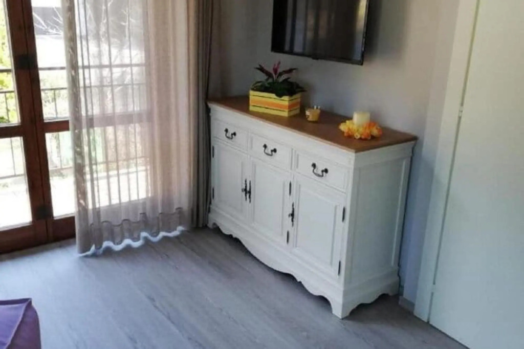 Attractive apartment in Crone with garden