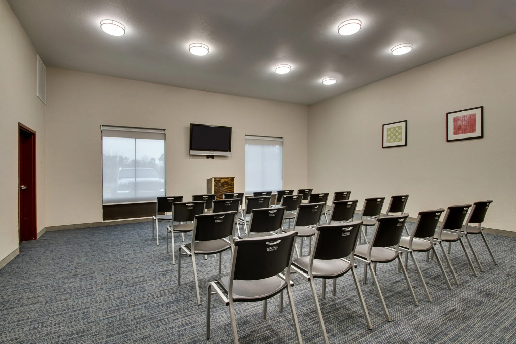 Holiday Inn Express & Suites Laurel by IHG