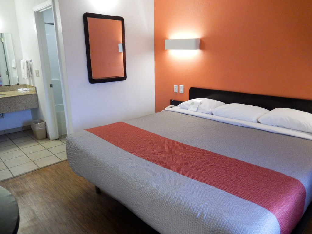 Motel 6-Clute, TX