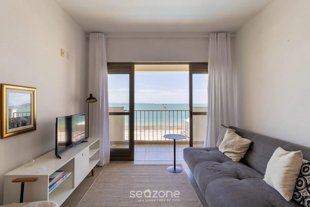 Ótimo apto de frente à praia LBM306