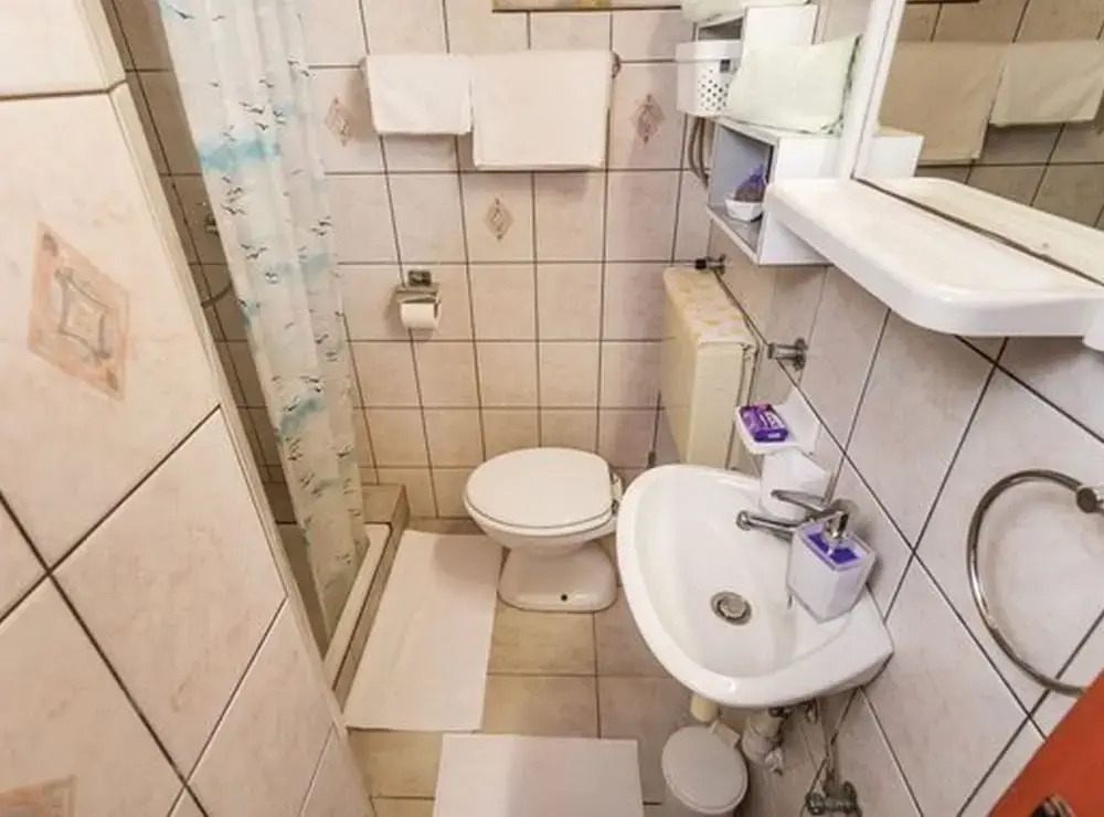 Charming One Bedroom Apartment Povljana