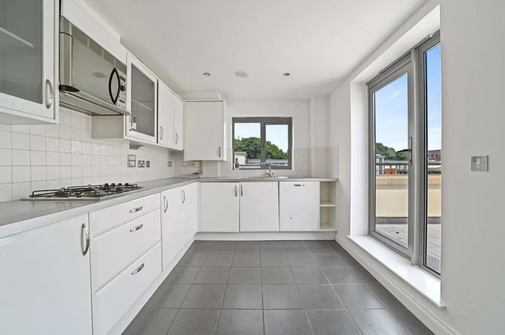 Luxurious 3 Bedroom Penthouse in City Centre
