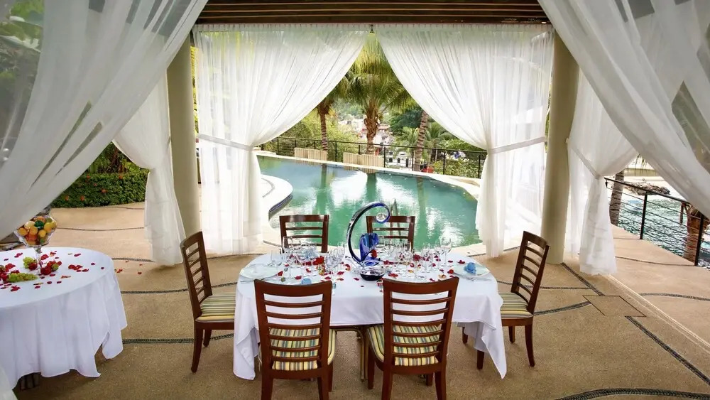 Luxury Suite With Garden and Ocean View
