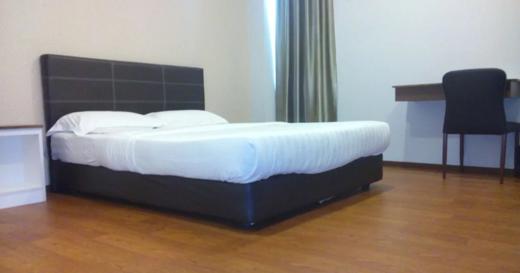 M Empire Motel