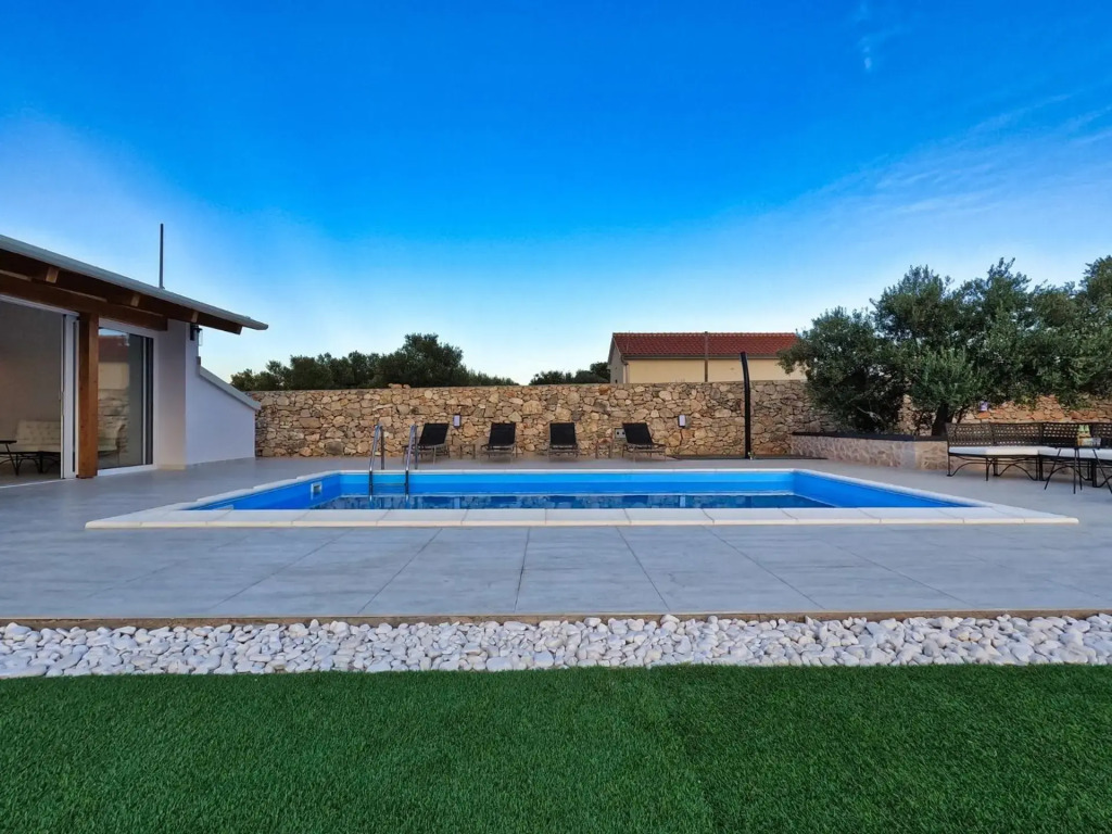 Villa 195