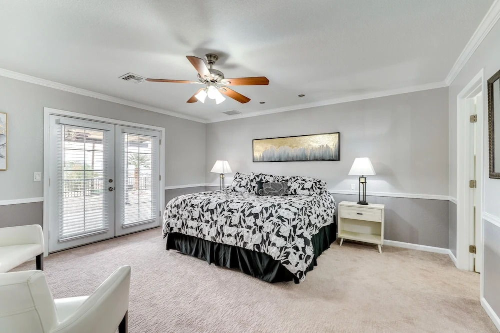 5 Mi to Beach: Poolside Paradise in Lake Havasu!