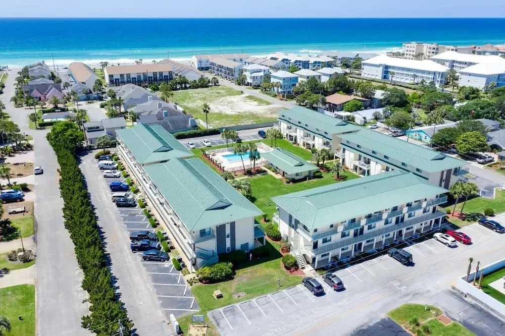 Sandprints A8 2 Bedroom Condo by RedAwning