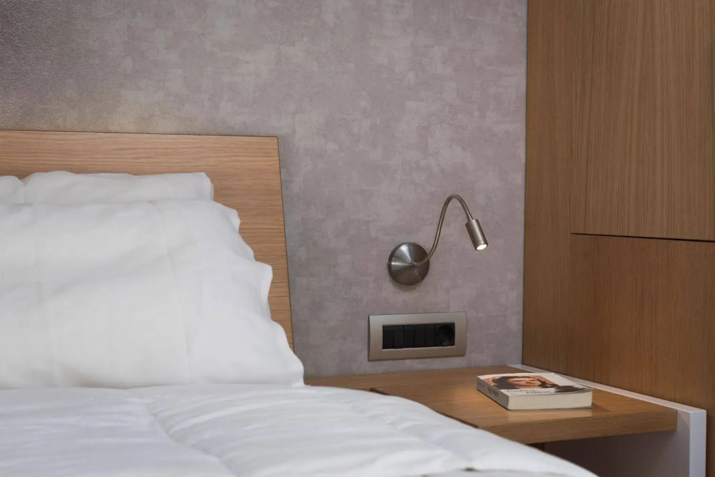 Icarus Hotel