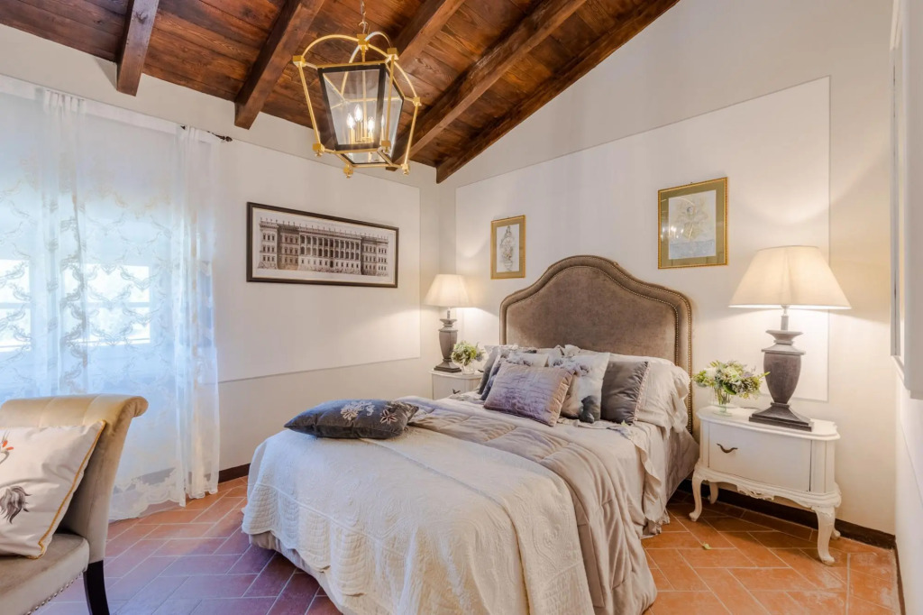 Villa Borbone - Perched on the Lucca Hills