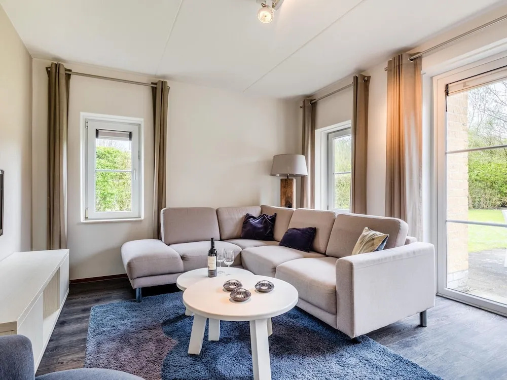 Villa in Banjaard Near Sandy North Sea Beach
