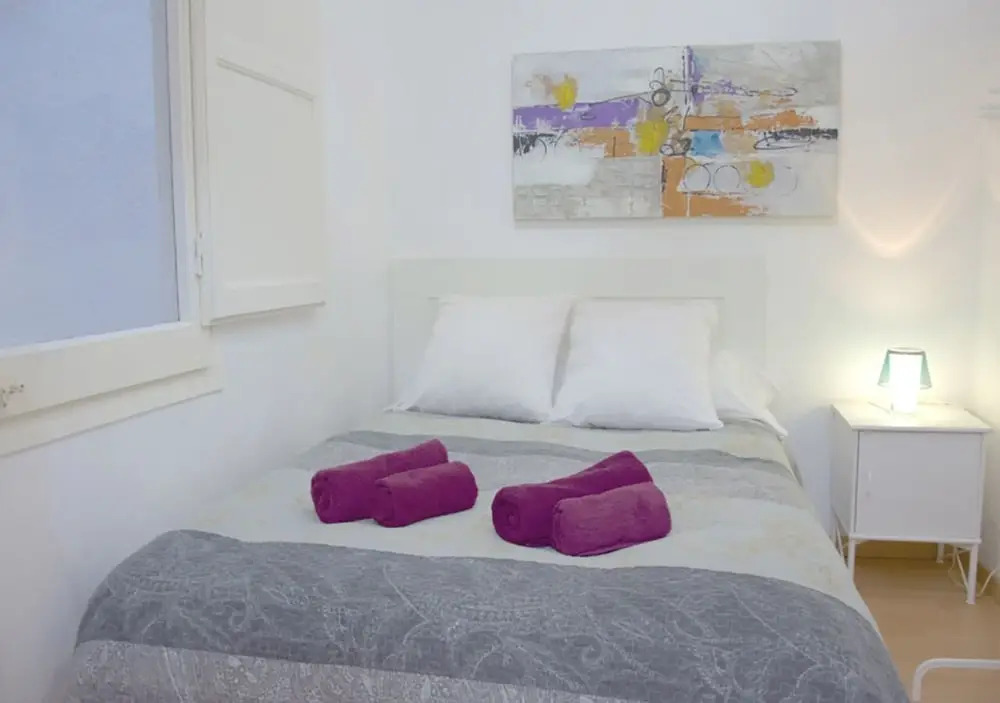 Nice Apartment La Sagrera - In a Very Quiet Area and Well Connected