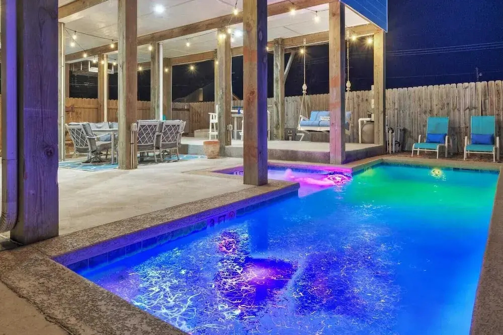 Priv Pool, Walk to Marina + Eateries, 3 Mins to Beach Marlin Azul by Avantstay