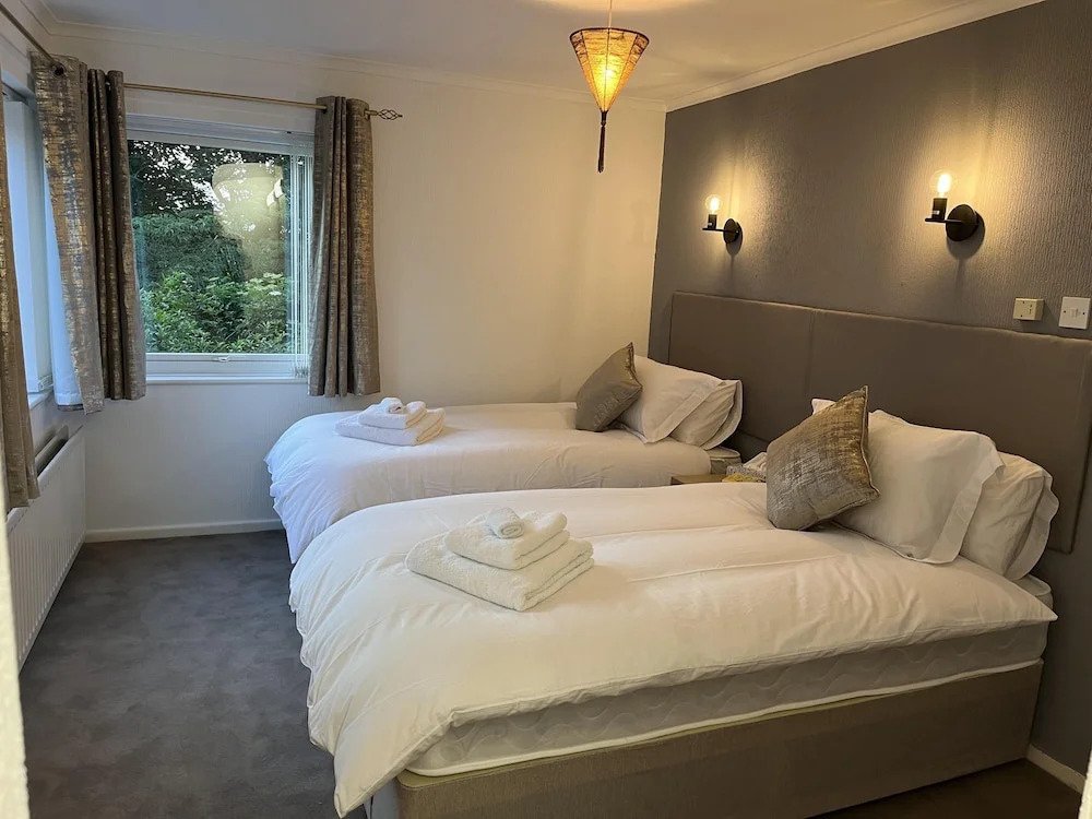 Blaydonburn - Sleeps 6 - Parking - Garden