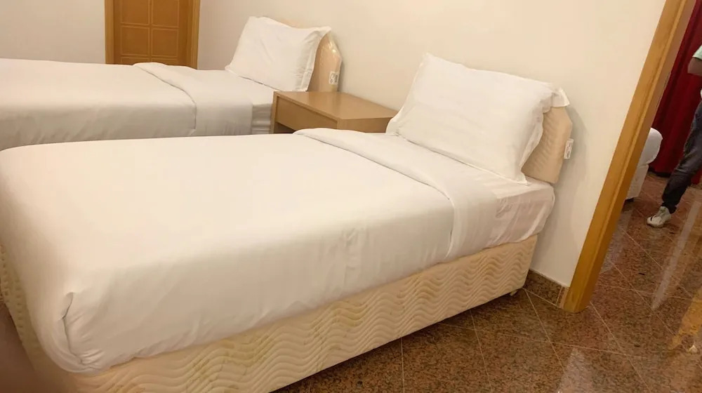 OYO 153 Qurum Heights Hotel