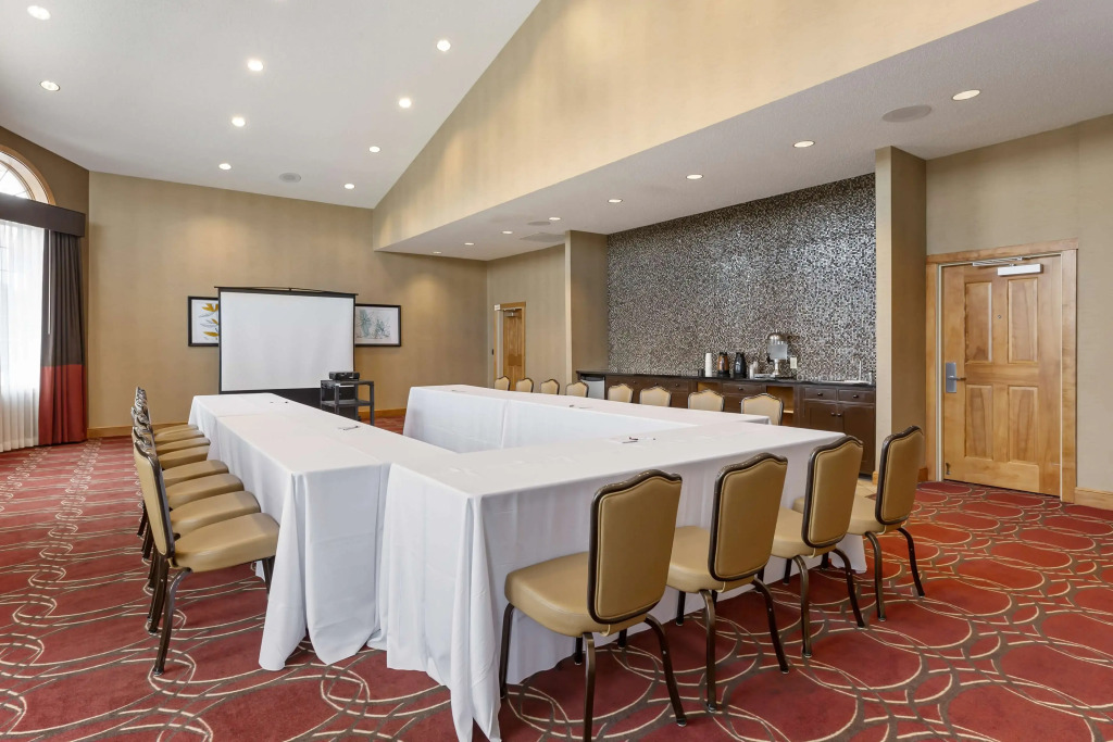 Best Western Plus Dutch Haus Inn and Suites