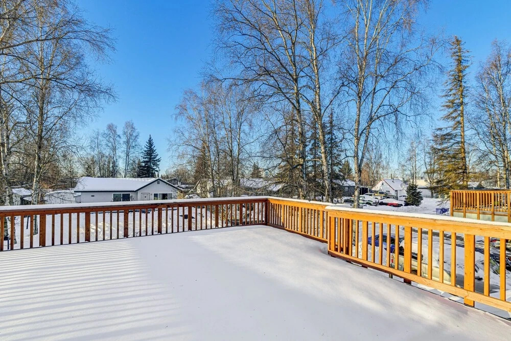 3 Mi to Dtwn: Apt w/ Shared Sauna in Anchorage