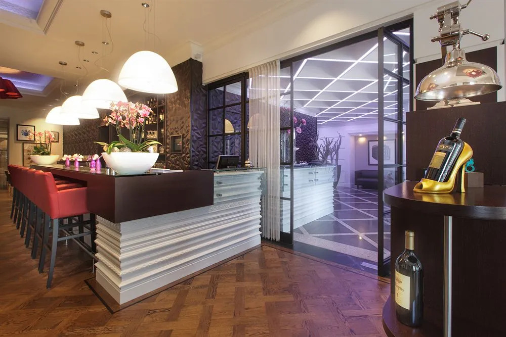 Hotel Dux
