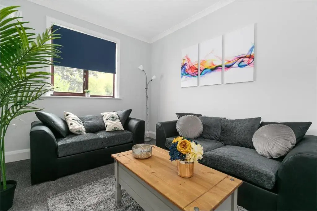 Modern & Contractors & Families & Spacious & Private Parking