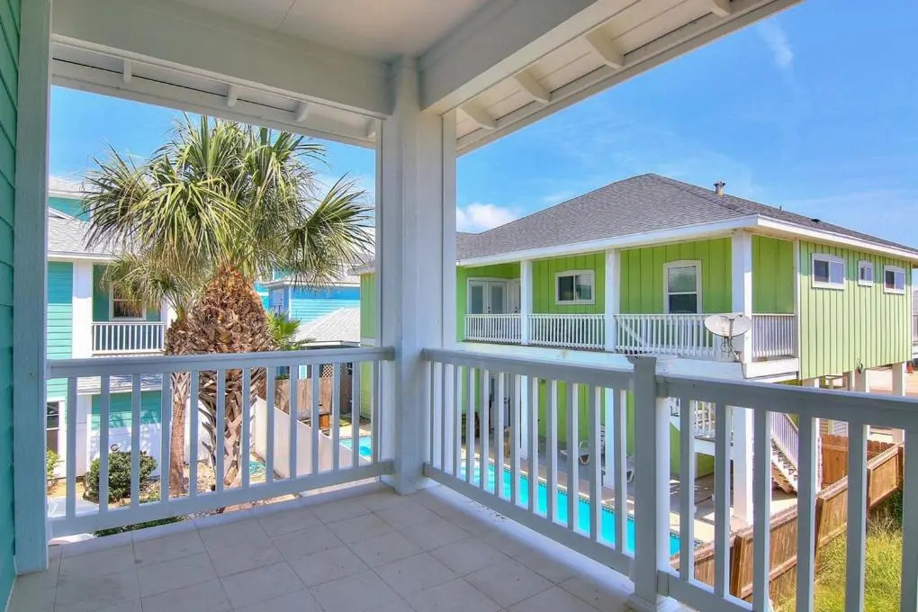 Shell Yeah by Silver Sands Vacation Rentals