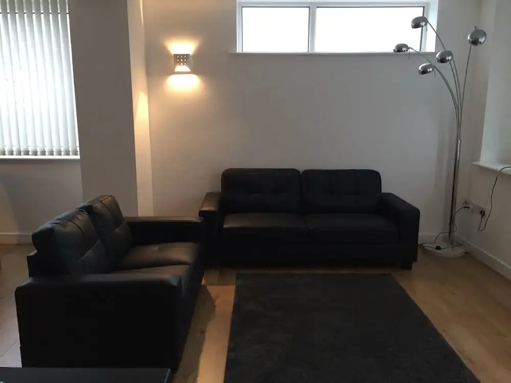 High 5 Apartment