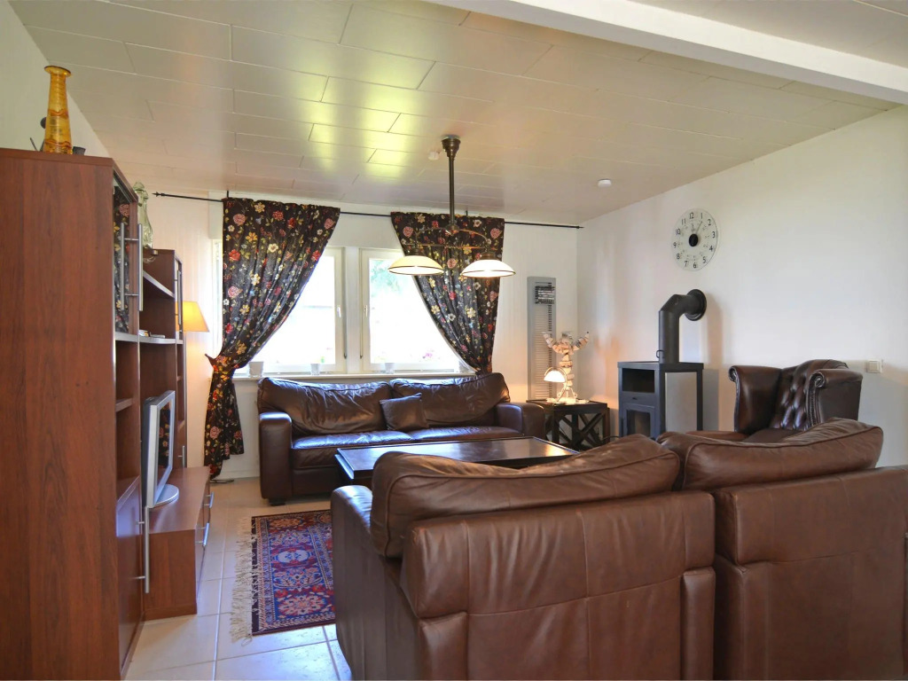 Cozy Holiday Home in Hildfeld with Private Garden