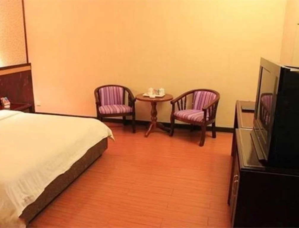 Guangyuan Hotel (Yellow River Fashion City Shop, Humen Pedestrian Street, Dongguan)